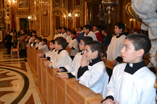 08 Altar boys leading the Congregation