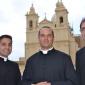 DSC_0005 Vicar Fr A Bajada (Xaghra) (l) and Mgr C Refalo Xaghra Archpriest (r)