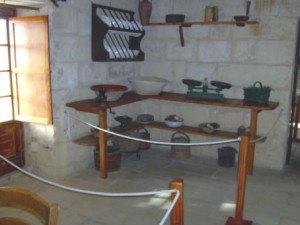 19 - kitchen utensils