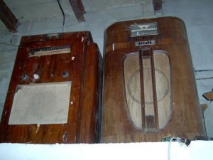 042 Radios - not good for the pocket